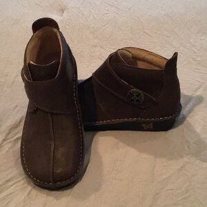 Alegria brown boots